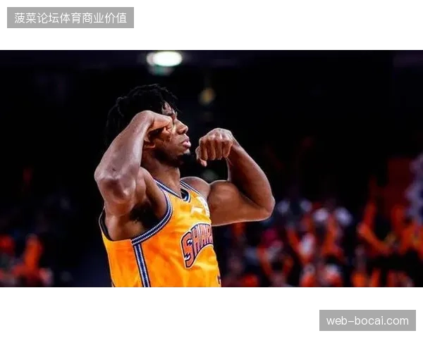 上海内线外援洛夫顿因伤病及薪资分歧离队，或将引发多队争夺